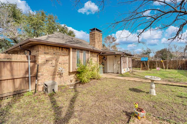 202 Morene Avenue, Waxahachie, TX 75165