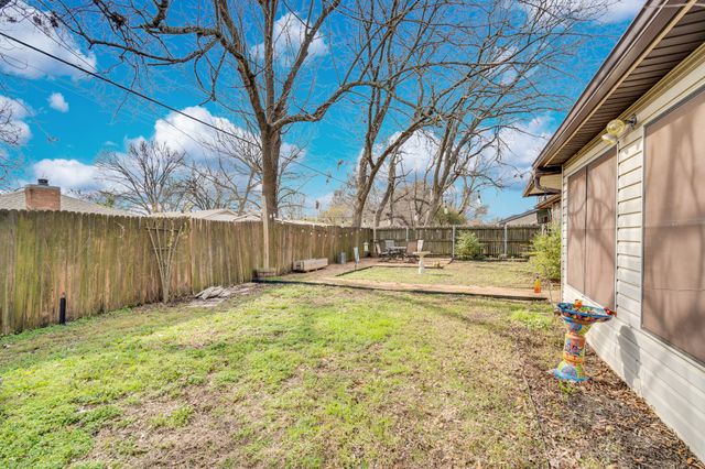 202 Morene Avenue, Waxahachie, TX 75165
