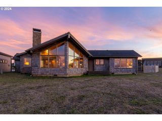 1280 Ocean Drive Sw, Bandon, OR 97411