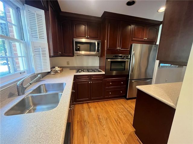 3512 Paces NW Place, Atlanta, GA 30327