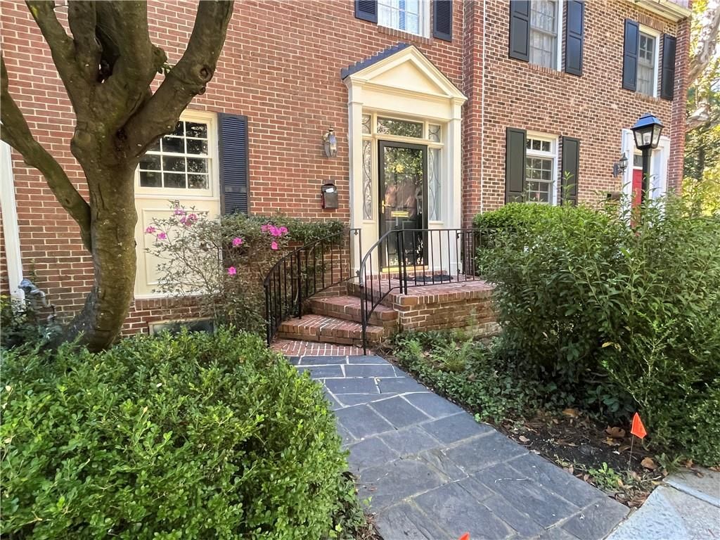 3512 Paces NW Place, Atlanta, GA 30327