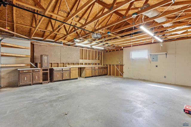 713 SHARLOW DR, Rapid City, SD 57701