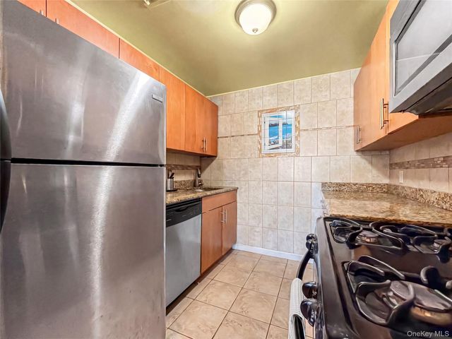 339 Avenue P 6B, Brooklyn, NY 11204