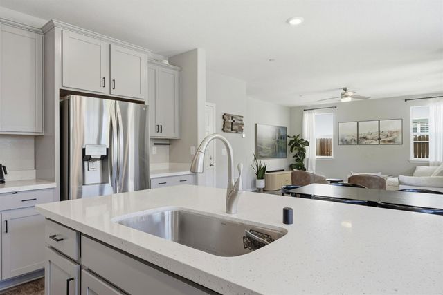 5362 Seal Beach Way, Sacramento, CA 95835