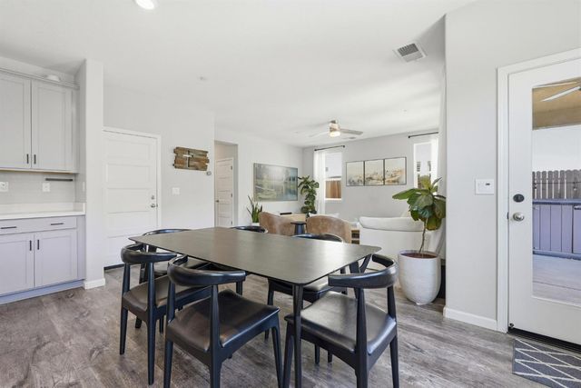 5362 Seal Beach Way, Sacramento, CA 95835