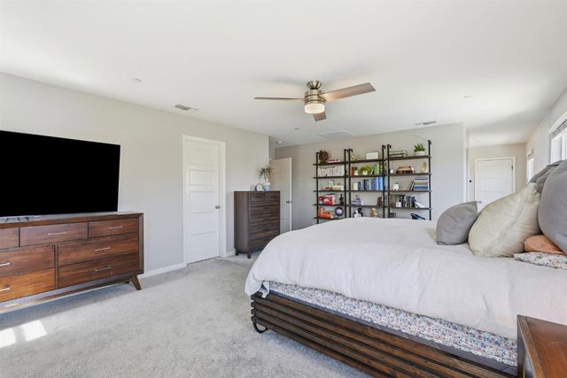 5362 Seal Beach Way, Sacramento, CA 95835