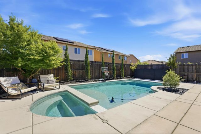 5362 Seal Beach Way, Sacramento, CA 95835