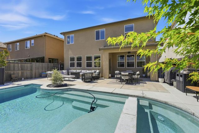 5362 Seal Beach Way, Sacramento, CA 95835