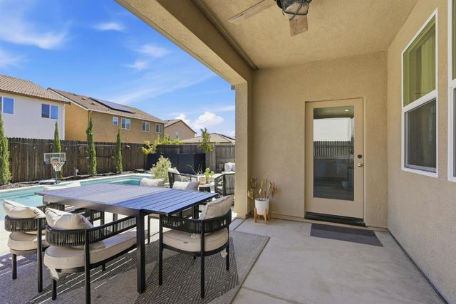 5362 Seal Beach Way, Sacramento, CA 95835