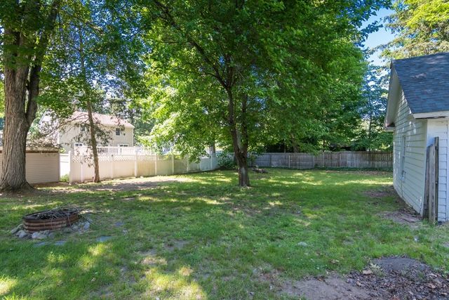 2306 Wilbraham Rd, Springfield, MA 01129