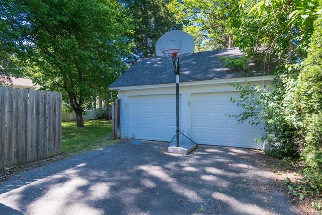 2306 Wilbraham Rd, Springfield, MA 01129