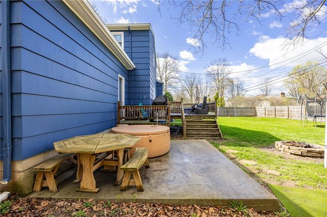 21 Hartwood Drive, Henrietta, NY 14623
