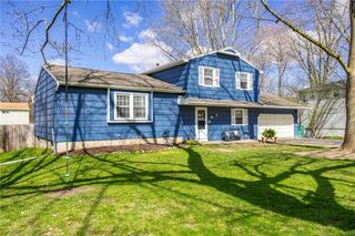 21 Hartwood Drive, Henrietta, NY 14623