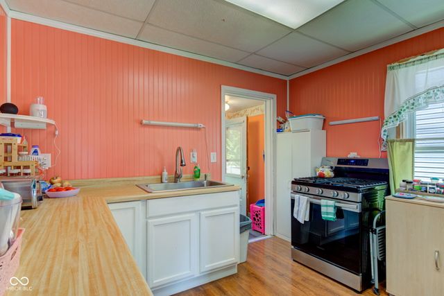 238 S 5th Avenue, Beech Grove, IN 46107