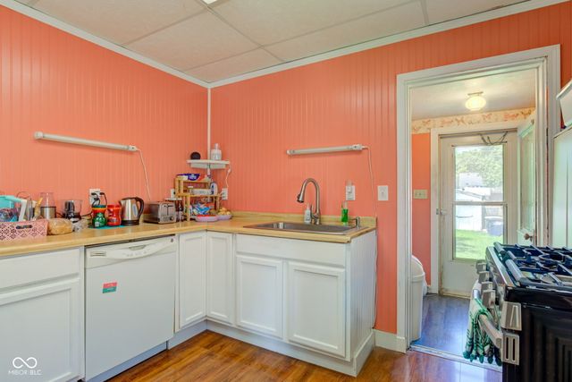 238 S 5th Avenue, Beech Grove, IN 46107