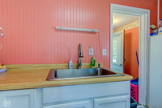 238 S 5th Avenue, Beech Grove, IN 46107