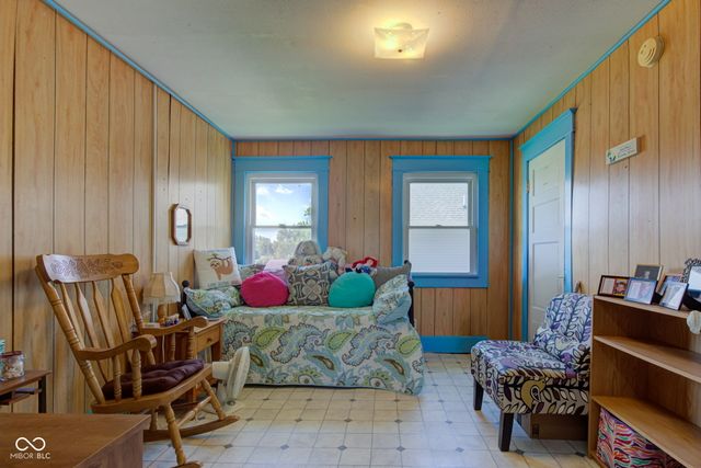 238 S 5th Avenue, Beech Grove, IN 46107