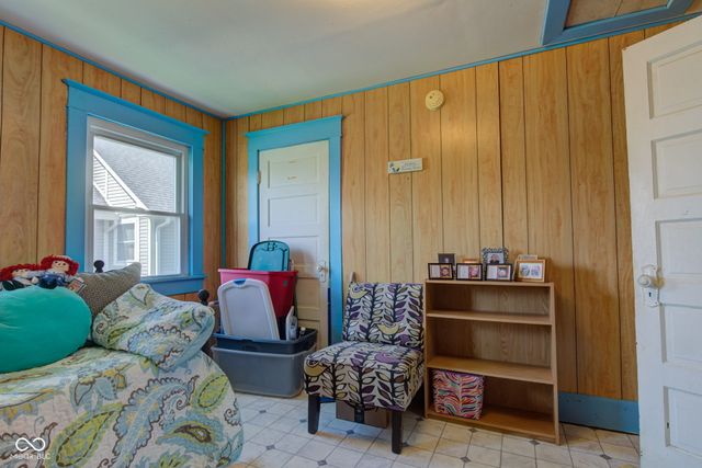 238 S 5th Avenue, Beech Grove, IN 46107