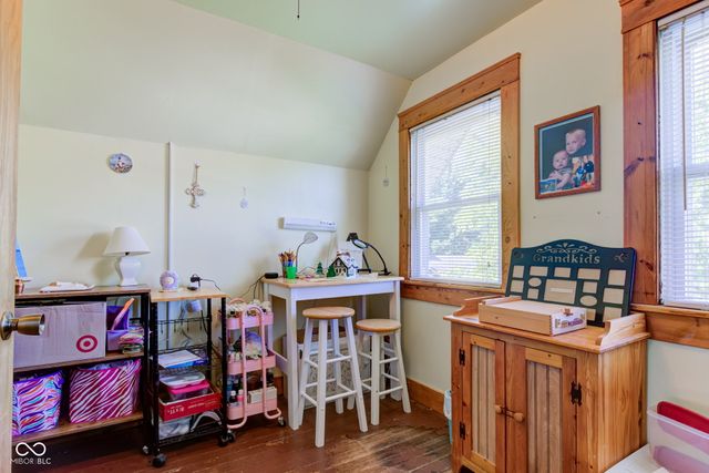 238 S 5th Avenue, Beech Grove, IN 46107