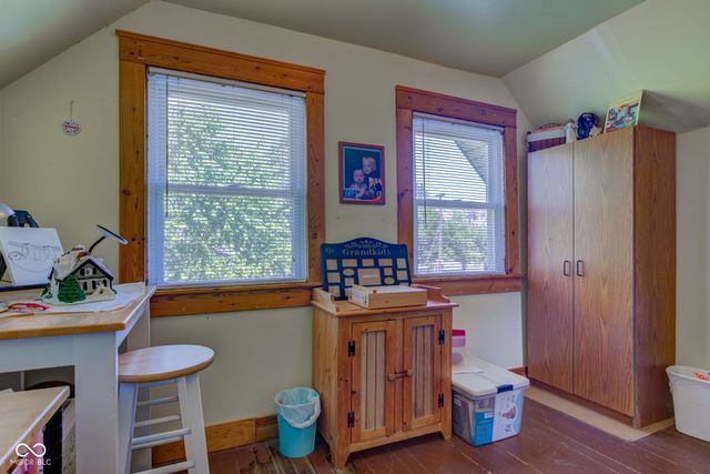 238 S 5th Avenue, Beech Grove, IN 46107