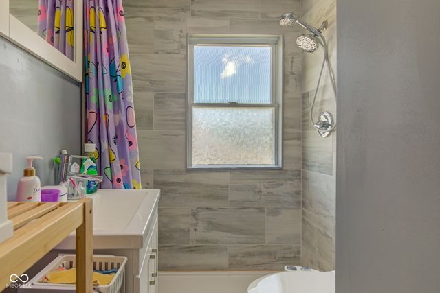 238 S 5th Avenue, Beech Grove, IN 46107