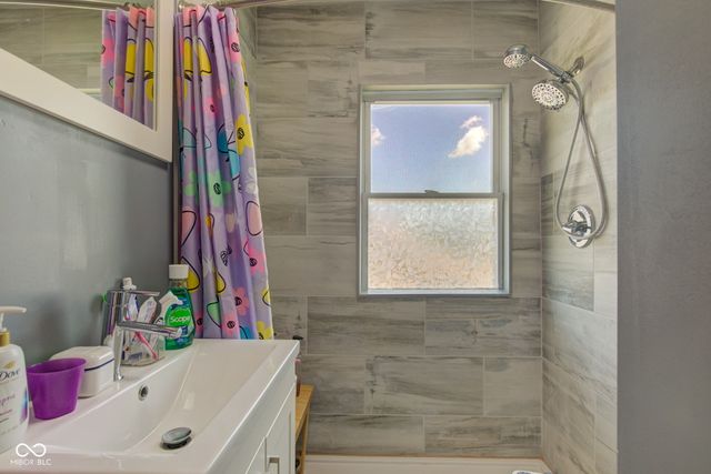 238 S 5th Avenue, Beech Grove, IN 46107