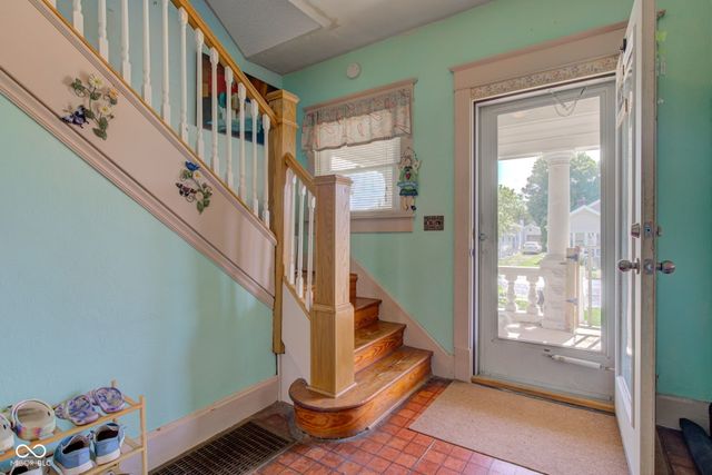 238 S 5th Avenue, Beech Grove, IN 46107