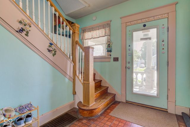 238 S 5th Avenue, Beech Grove, IN 46107