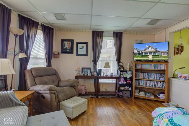 238 S 5th Avenue, Beech Grove, IN 46107