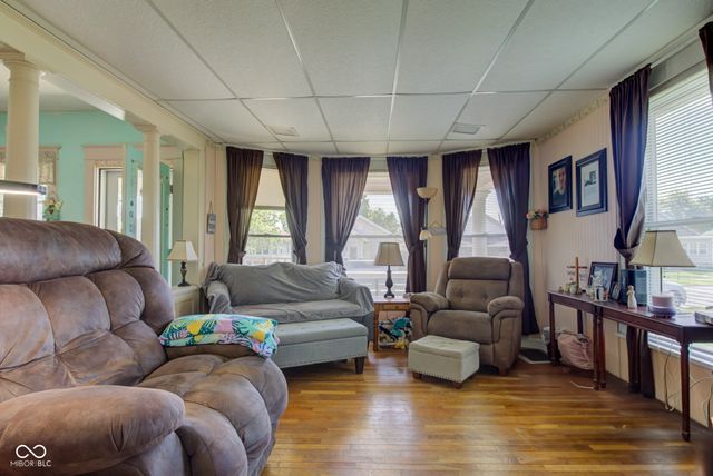 238 S 5th Avenue, Beech Grove, IN 46107