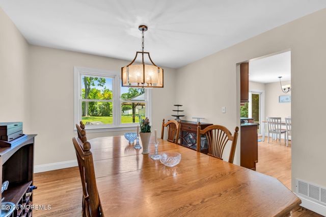 3 Beacon Drive, Howell, NJ 07731