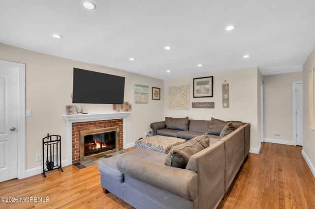 3 Beacon Drive, Howell, NJ 07731