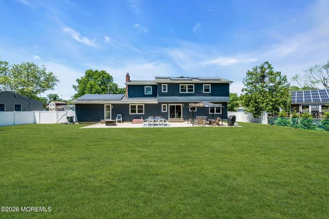 3 Beacon Drive, Howell, NJ 07731