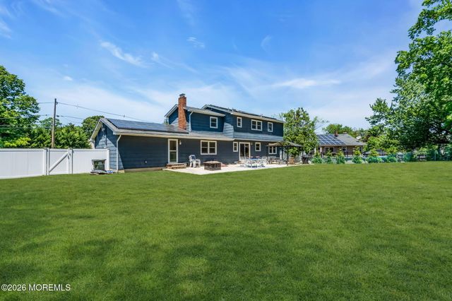 3 Beacon Drive, Howell, NJ 07731