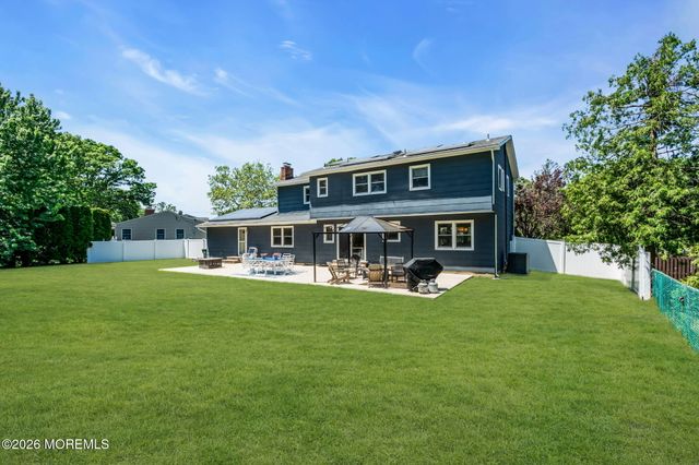 3 Beacon Drive, Howell, NJ 07731