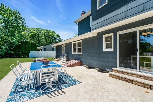 3 Beacon Drive, Howell, NJ 07731