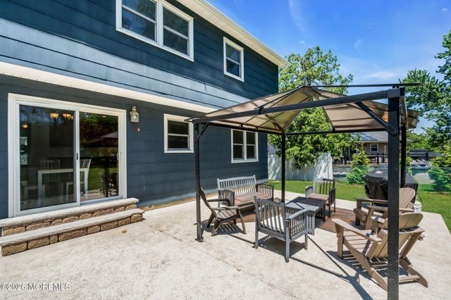 3 Beacon Drive, Howell, NJ 07731