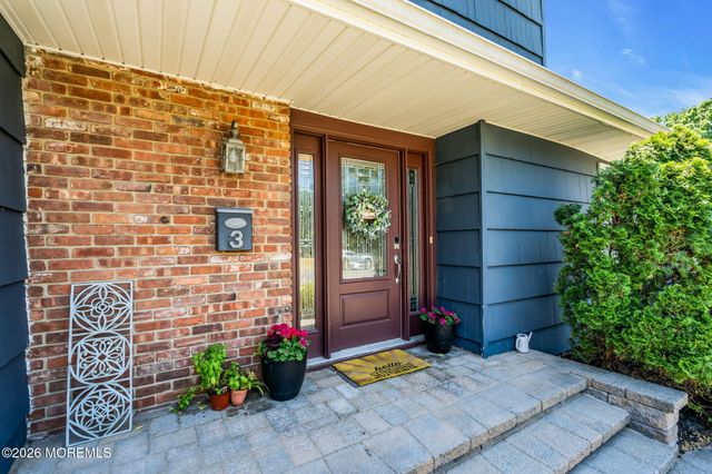 3 Beacon Drive, Howell, NJ 07731