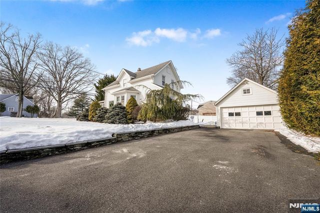 40 Orangeburgh Road, Old Tappan, NJ 07675