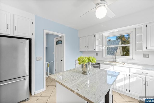 40 Orangeburgh Road, Old Tappan, NJ 07675