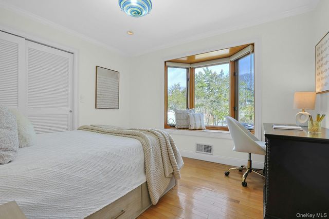 45 Sprain Valley Road, Scarsdale, NY 10583