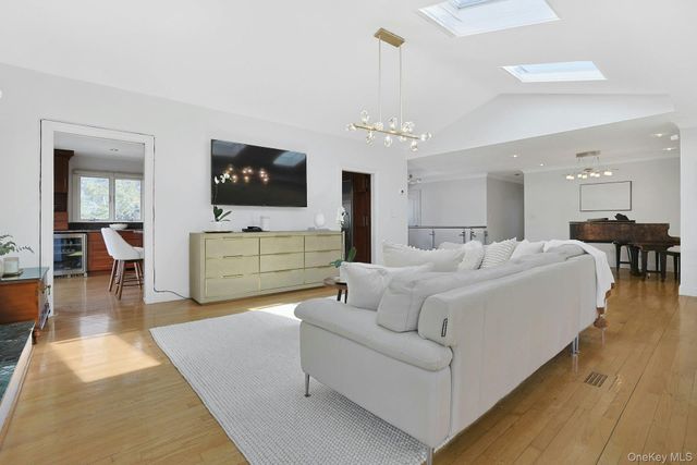 45 Sprain Valley Road, Scarsdale, NY 10583