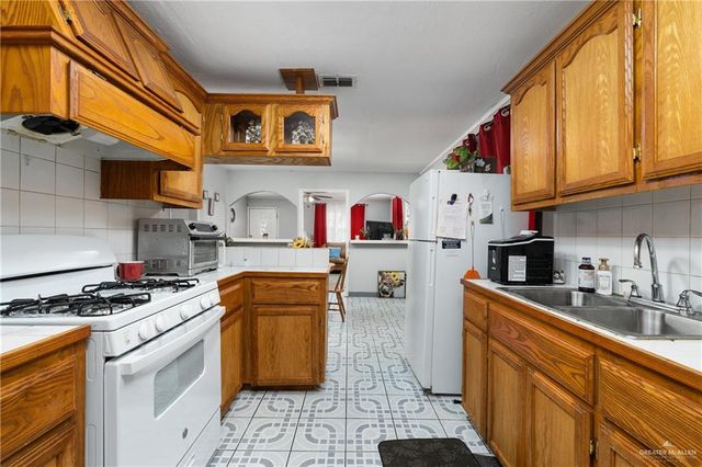 229 Arroyo Avenue, Santa Rosa, TX 78593