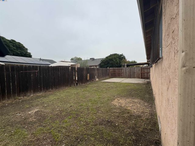 3338 Zamora Way, Stockton, CA 95206