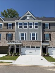 942 Sugar Vista Circle, Sugar Hill, GA 30518
