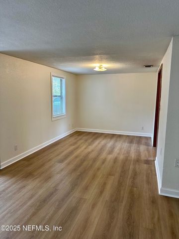 13625 HOLLINGS Street, Jacksonville, FL 32218