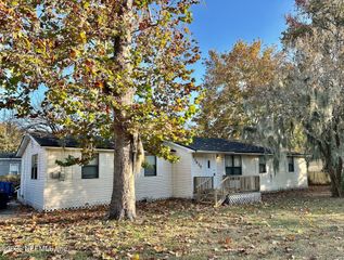 13625 HOLLINGS Street, Jacksonville, FL 32218