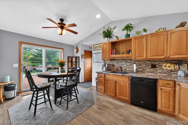 2927 N Blacks Corners Road, Imlay City, MI 48444