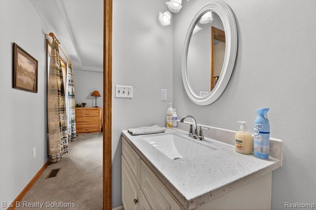 2927 N Blacks Corners Road, Imlay City, MI 48444
