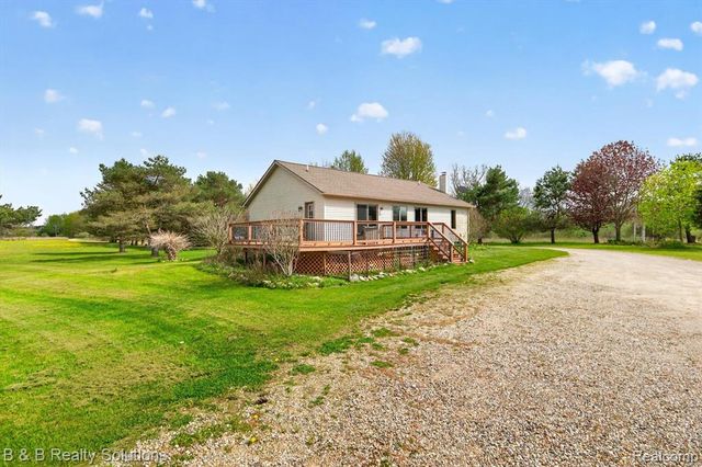 2927 N Blacks Corners Road, Imlay City, MI 48444
